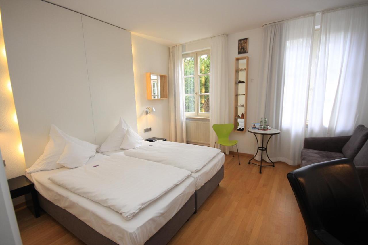 Hotel Am Main Veitshochheim Bagian luar foto