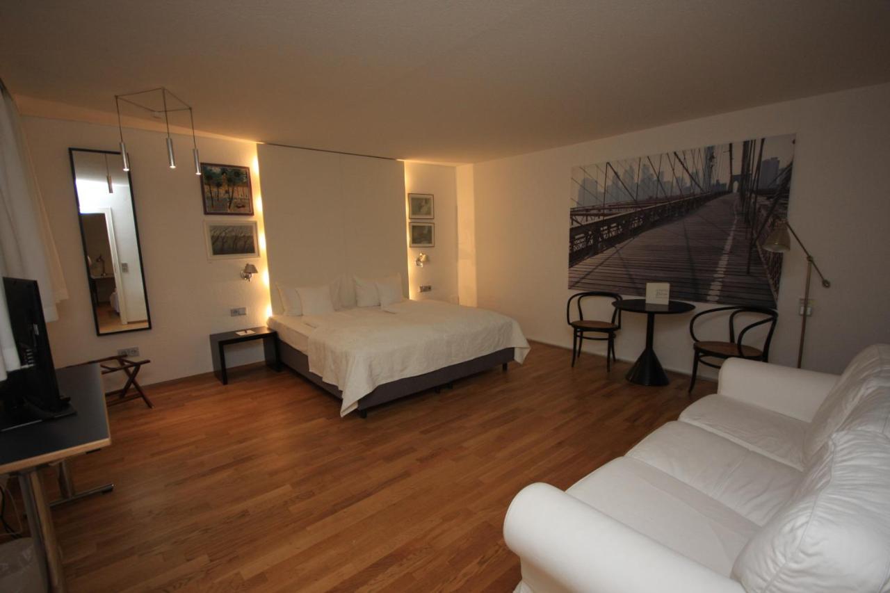Hotel Am Main Veitshochheim Bagian luar foto