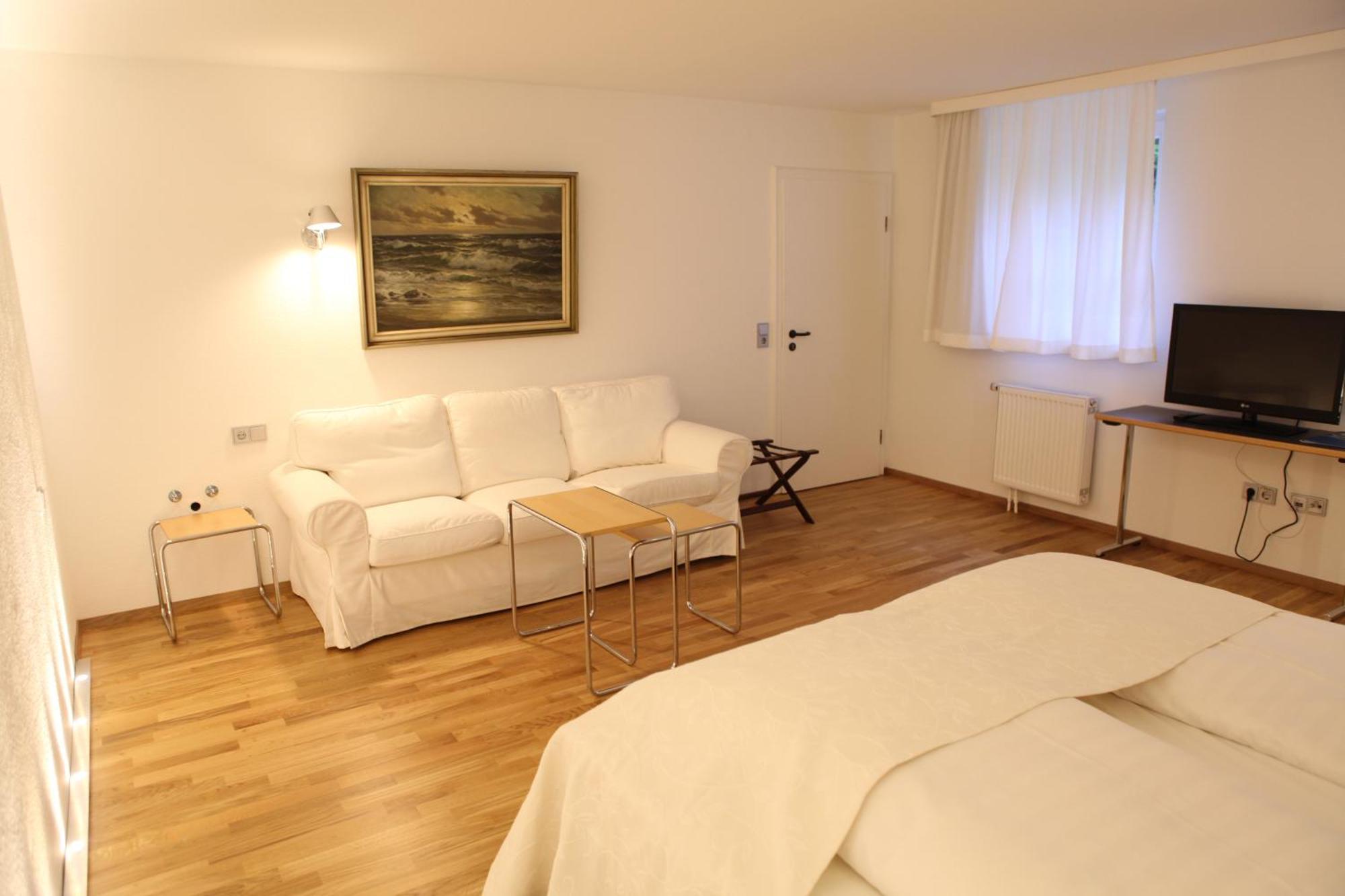 Hotel Am Main Veitshochheim Ruang foto