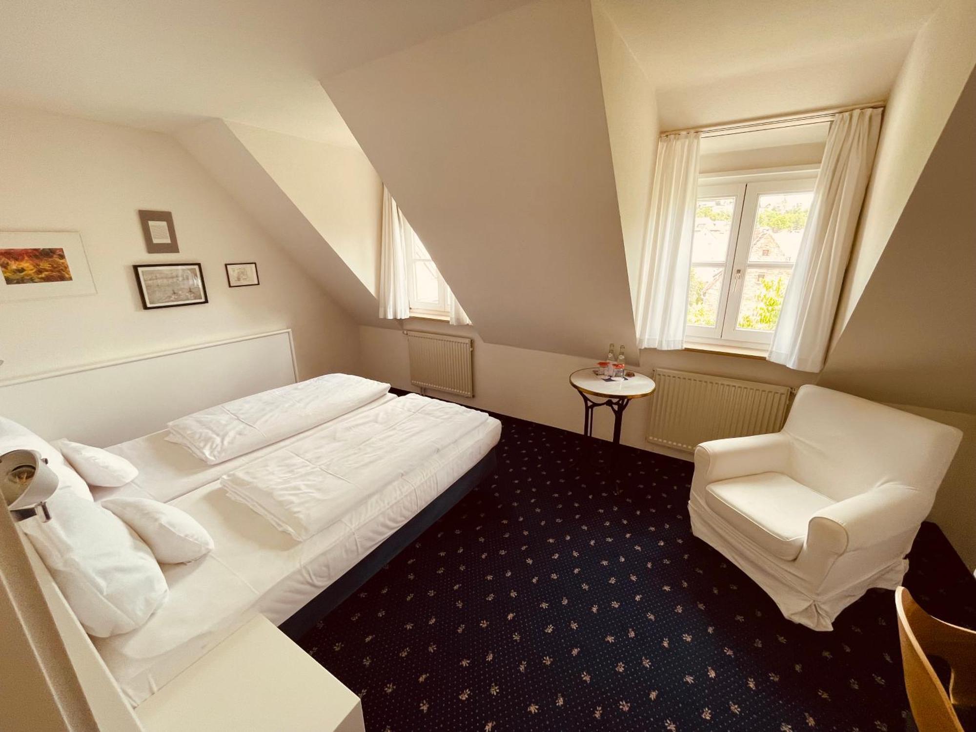 Hotel Am Main Veitshochheim Ruang foto