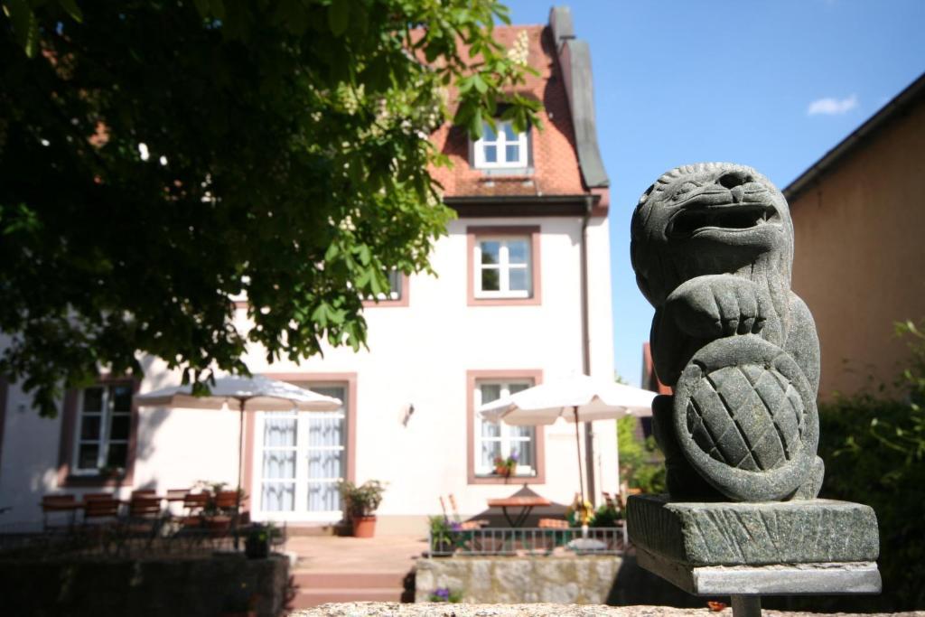 Hotel Am Main Veitshochheim Bagian luar foto